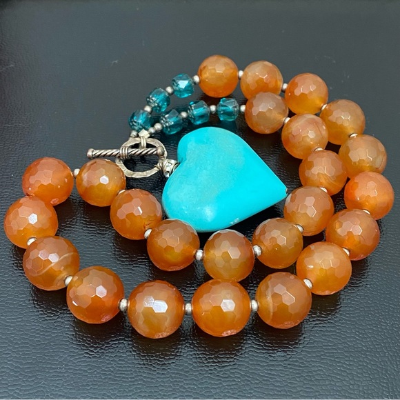 Handmade Agate Stone Crystal Faux Turquoise Heart Pendant Toggle Chunky Necklace - Picture 5 of 16